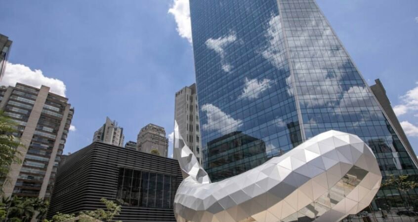 Mercado imobiliário comercial de São Paulo registra forte alta com novos centros de negócios